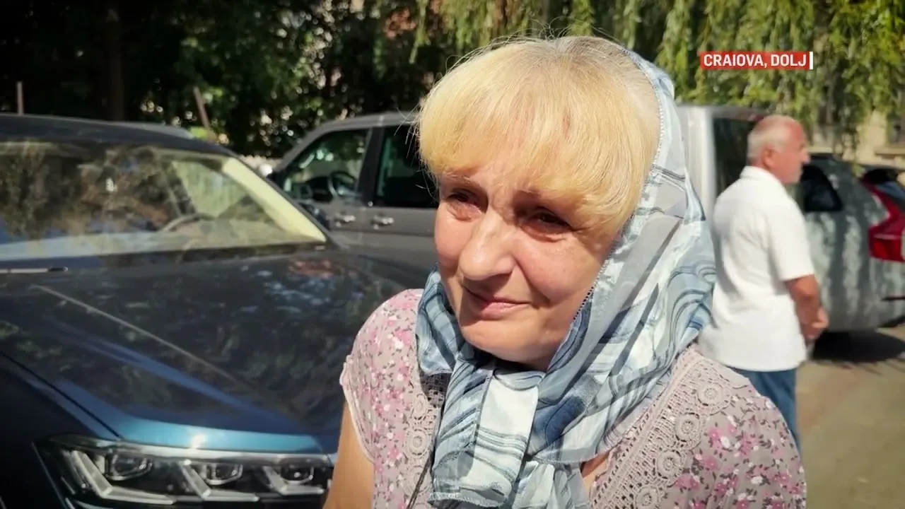 Moment istoric la Craiova: Icoana făcătoare de minuni a Maicii Domnului, expusă după 4 ani de restaurare VIDEO