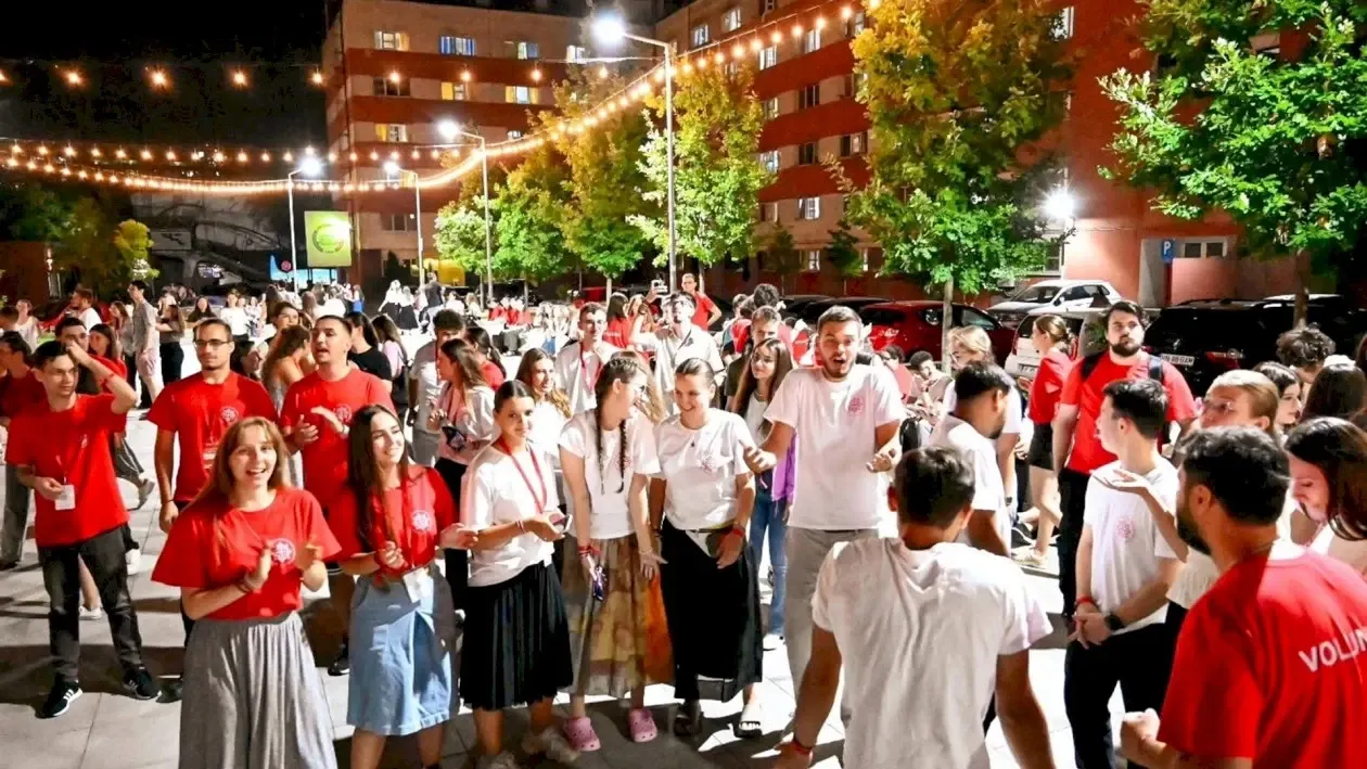 Mii de tineri ortodocși pornesc pe jos prin București într un marș impresionant. Ce le cere Poliția șoferilor