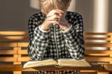 Ce se întâmplă în creier în timpul rugăciunii. Cercetătorii de la Oxford au descoperit un efect surprinzător