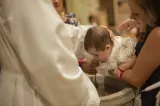 Ce înseamnă dacă plouă la botez. Superstițiile și tradițiile care aduc noroc copilului