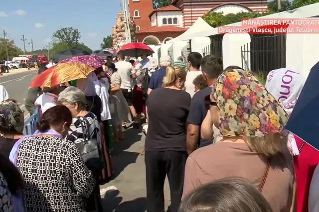Pelerinaj impresionant în Teleorman. Mâna Sfântului Vasile, la Catedrala din Alexandria: până când poate fi cinstită de credincioși?